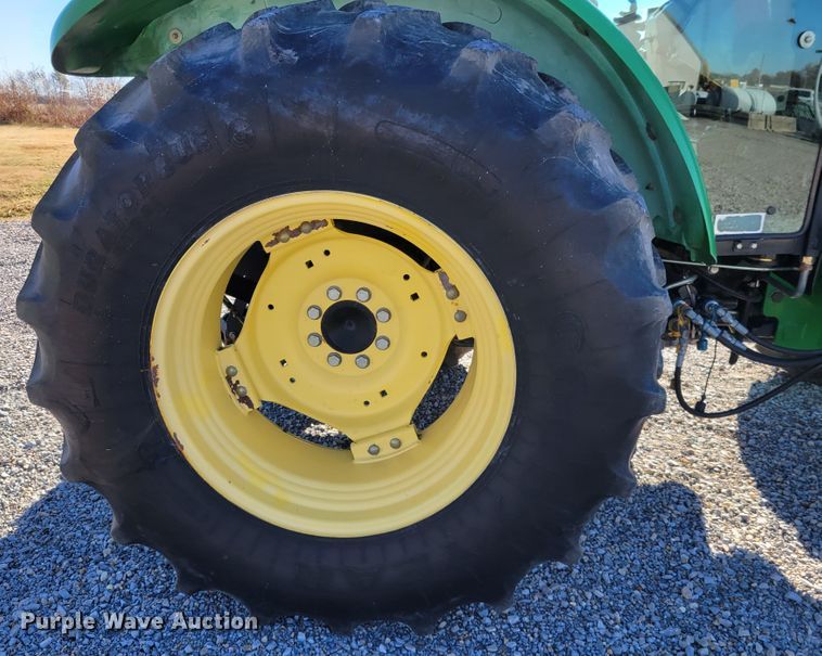 image for item IV9670 2011 John Deere 5101E  MFWD tractor