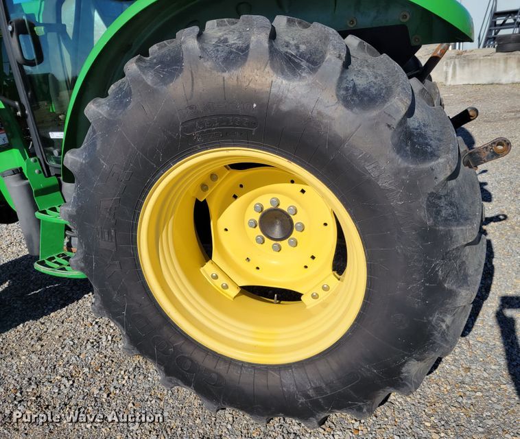 image for item IV9670 2011 John Deere 5101E  MFWD tractor