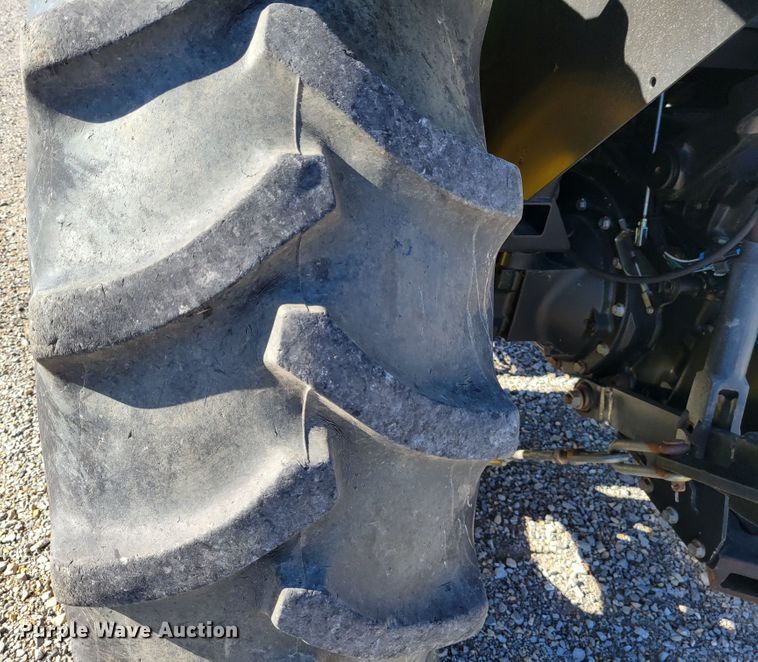 image for item IV9670 2011 John Deere 5101E  MFWD tractor