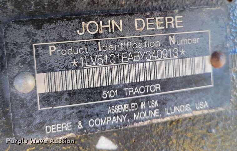 image for item IV9670 2011 John Deere 5101E  MFWD tractor