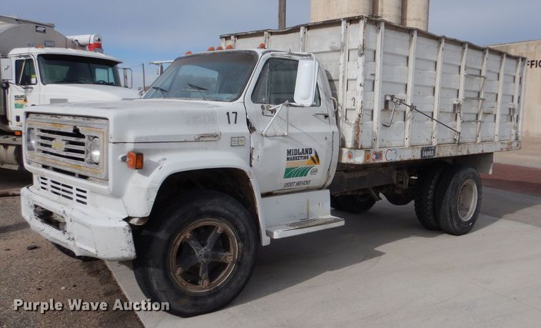 image for item IV9840 1985 Chevrolet C70  grain truck