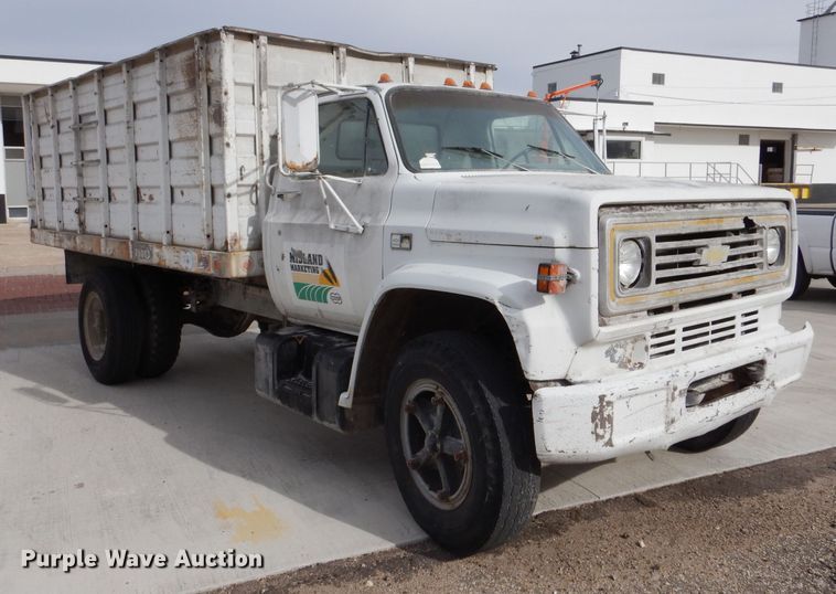image for item IV9840 1985 Chevrolet C70  grain truck