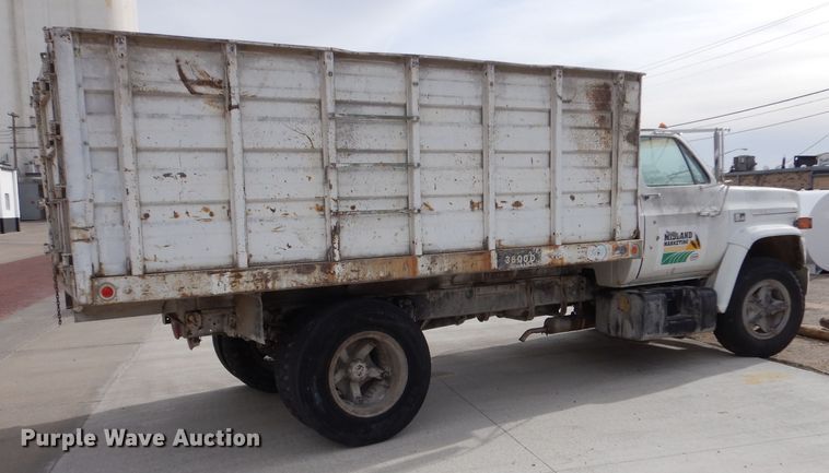 image for item IV9840 1985 Chevrolet C70  grain truck