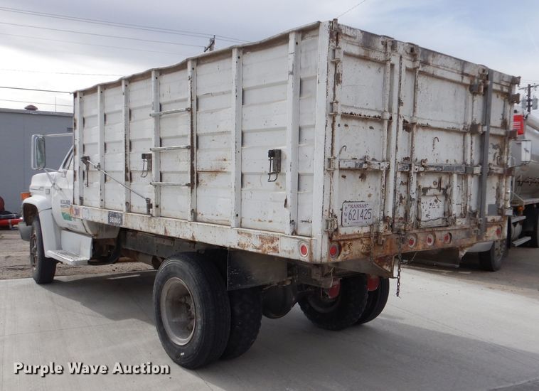 image for item IV9840 1985 Chevrolet C70  grain truck