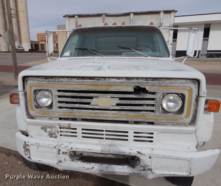 image for item IV9840 1985 Chevrolet C70  grain truck