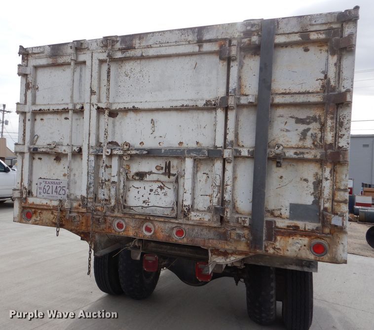 image for item IV9840 1985 Chevrolet C70  grain truck