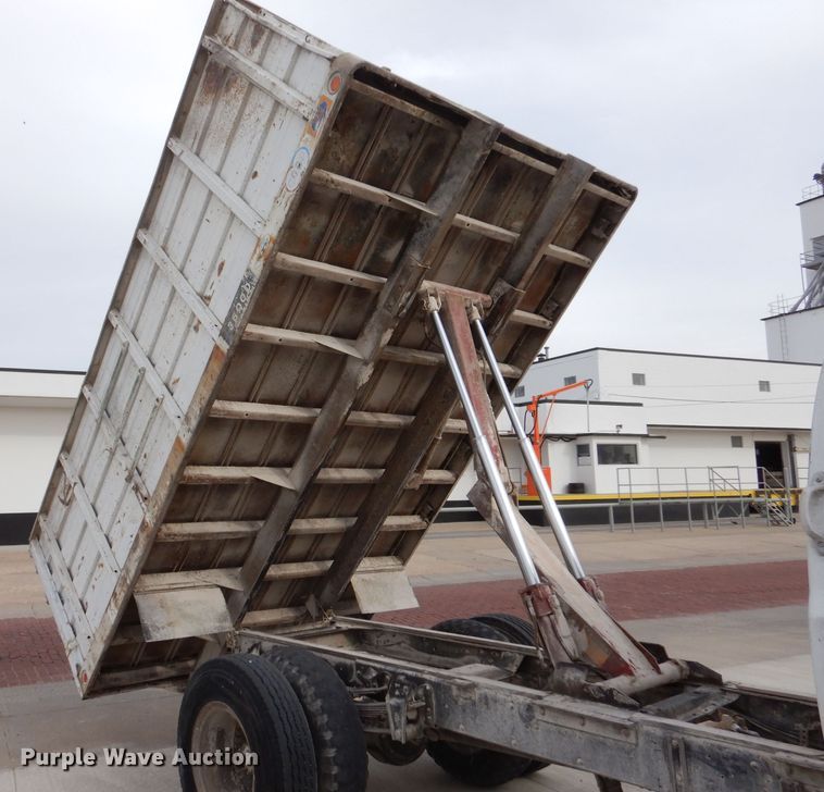 image for item IV9840 1985 Chevrolet C70  grain truck