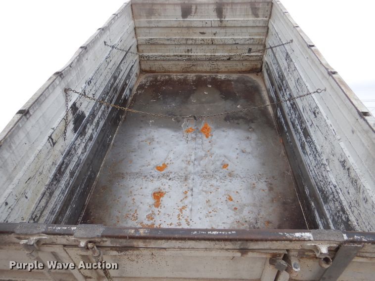 image for item IV9840 1985 Chevrolet C70  grain truck