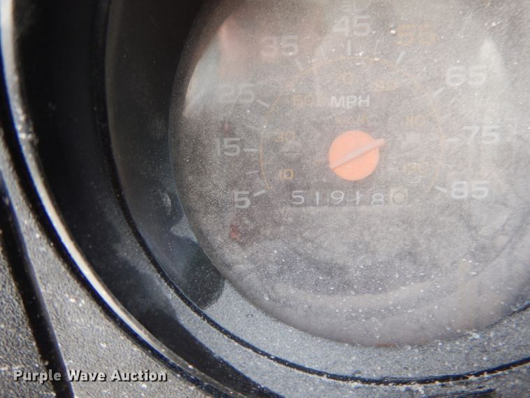 image for item IV9840 1985 Chevrolet C70  grain truck