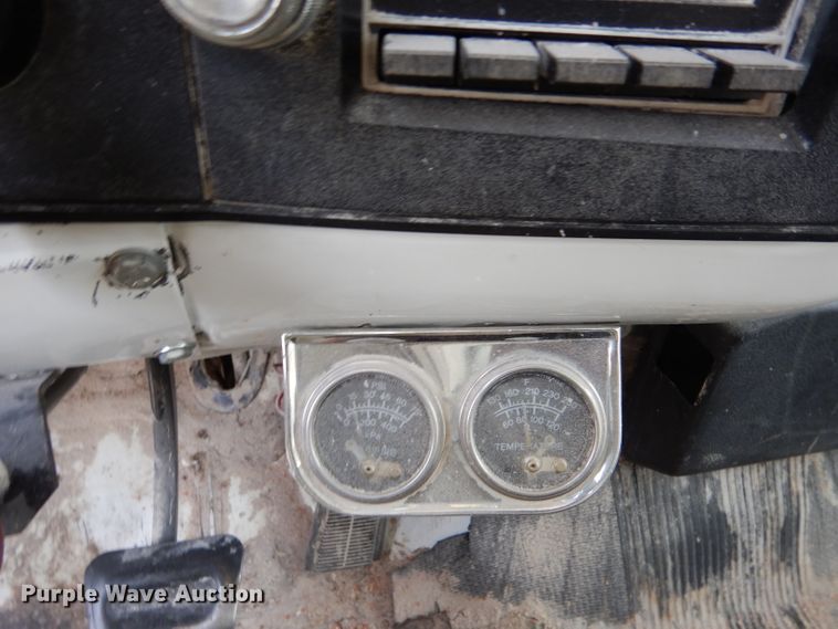 image for item IV9840 1985 Chevrolet C70  grain truck