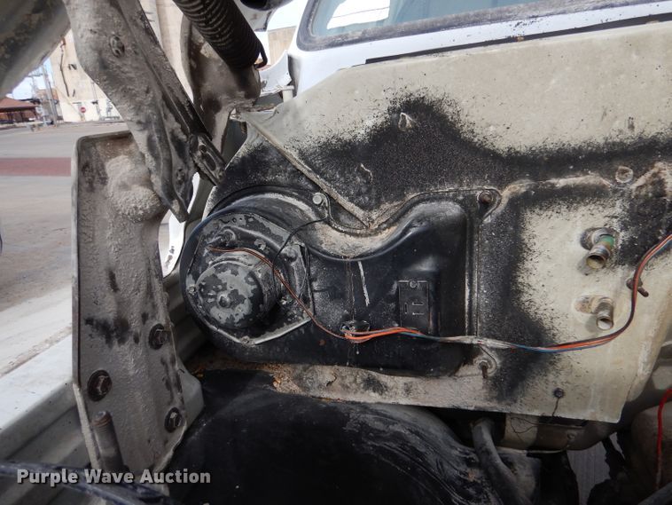 image for item IV9840 1985 Chevrolet C70  grain truck