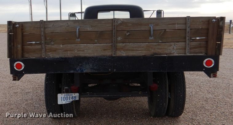 image for item IV9853 1949 Chevrolet 6400  dump flatbed truck