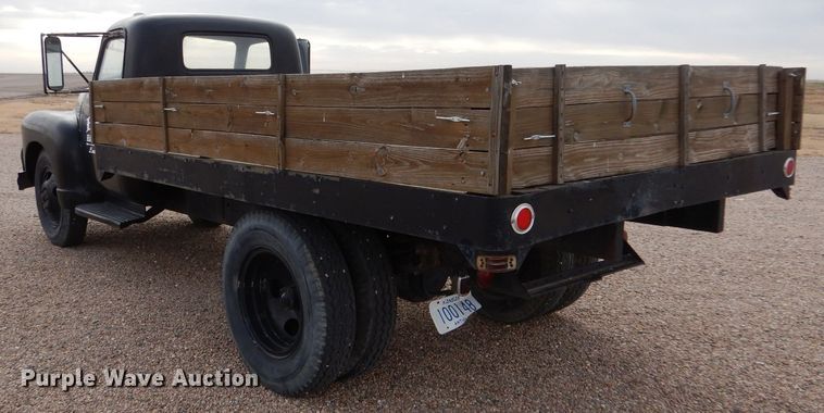 image for item IV9853 1949 Chevrolet 6400  dump flatbed truck