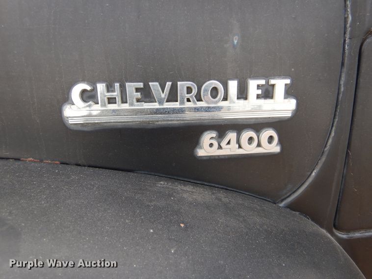 image for item IV9853 1949 Chevrolet 6400  dump flatbed truck