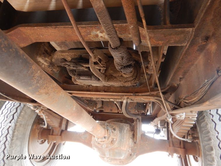 image for item IV9853 1949 Chevrolet 6400  dump flatbed truck