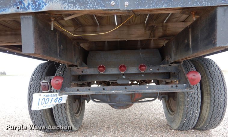 image for item IV9853 1949 Chevrolet 6400  dump flatbed truck