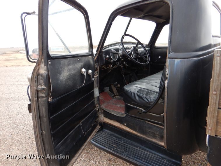 image for item IV9853 1949 Chevrolet 6400  dump flatbed truck