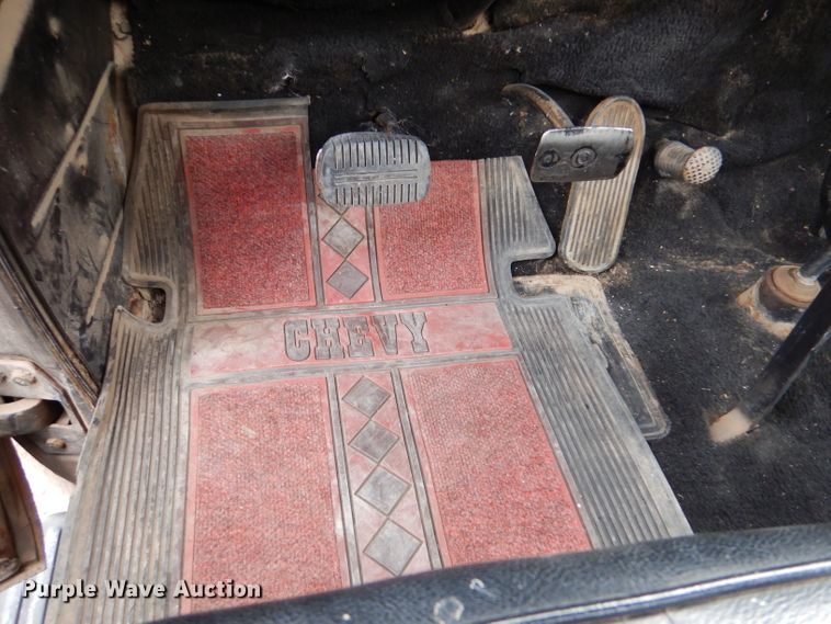 image for item IV9853 1949 Chevrolet 6400  dump flatbed truck