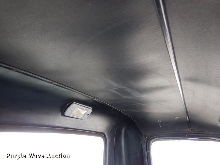 image for item IV9853 1949 Chevrolet 6400  dump flatbed truck