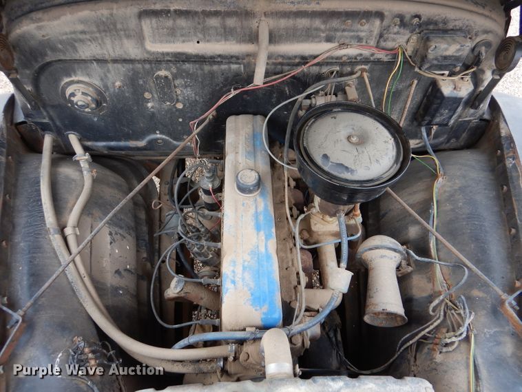 image for item IV9853 1949 Chevrolet 6400  dump flatbed truck