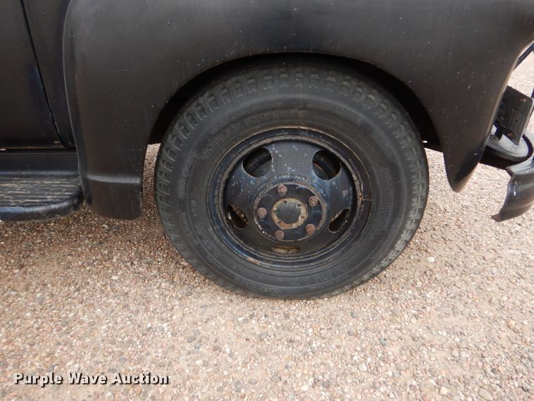 image for item IV9853 1949 Chevrolet 6400  dump flatbed truck