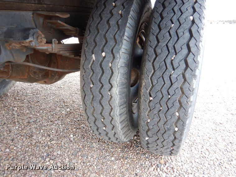 image for item IV9853 1949 Chevrolet 6400  dump flatbed truck