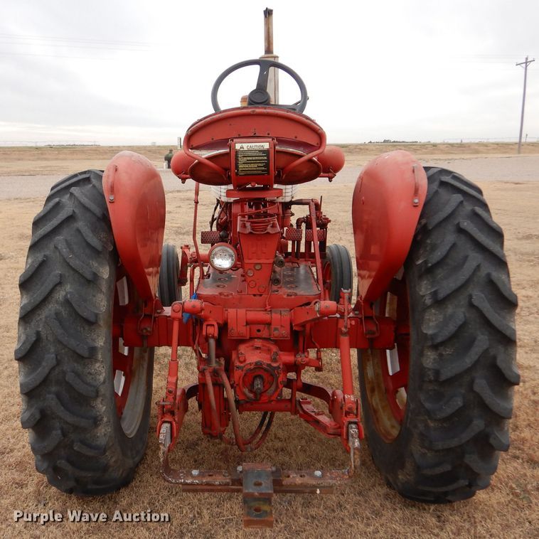 image for item IV9856 1960 Farmall 460  tractor