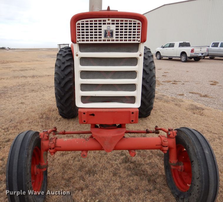 image for item IV9856 1960 Farmall 460  tractor