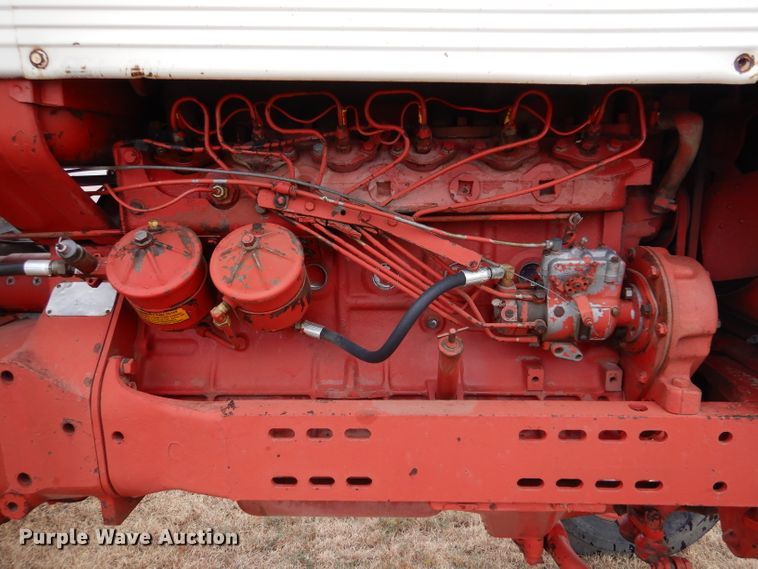image for item IV9856 1960 Farmall 460  tractor