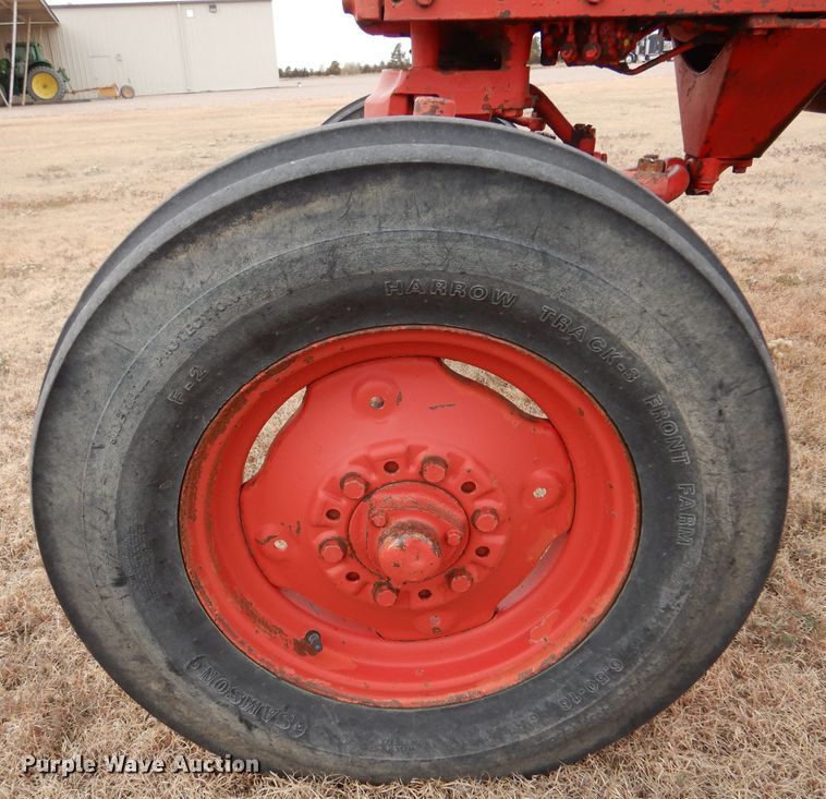 image for item IV9856 1960 Farmall 460  tractor
