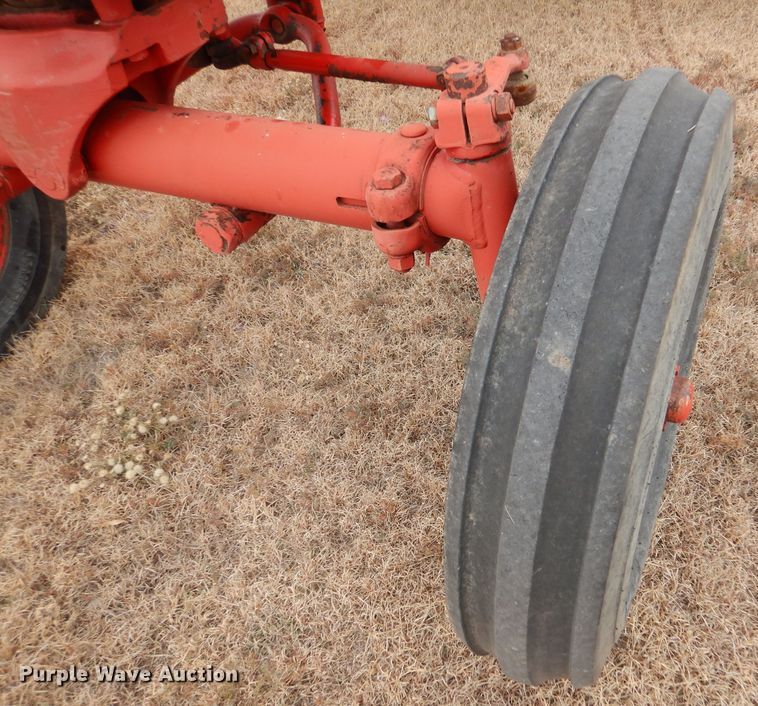 image for item IV9856 1960 Farmall 460  tractor