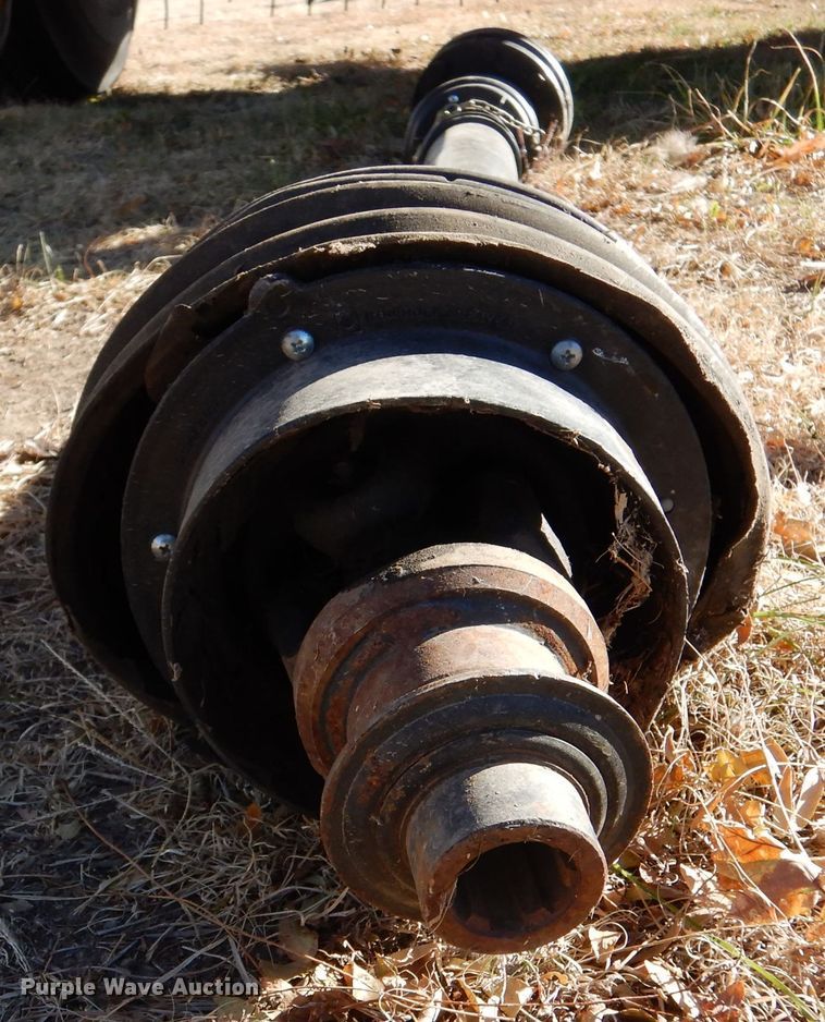 image for item IV9865 2006 New Holland BR780A  round baler