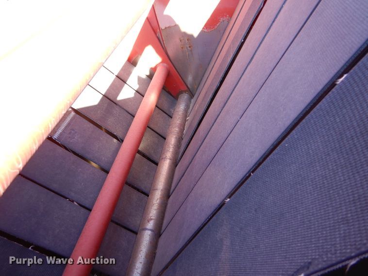 image for item IV9865 2006 New Holland BR780A  round baler