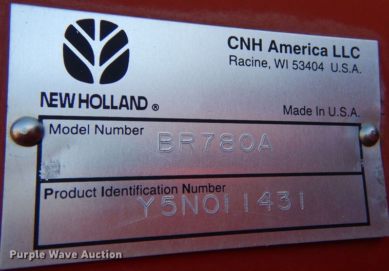 image for item IV9865 2006 New Holland BR780A  round baler