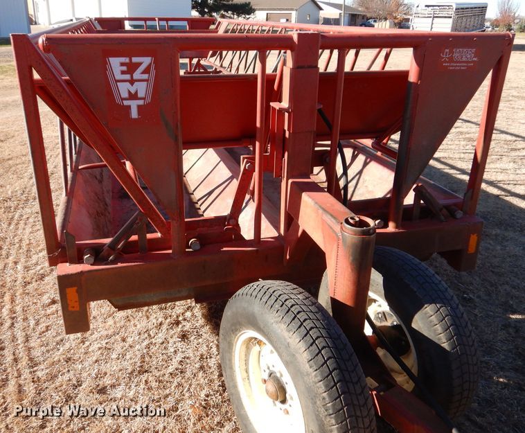 image for item IV9866 Titan West EZMT  hay bale feeder