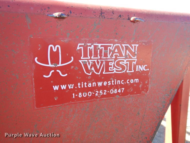 image for item IV9866 Titan West EZMT  hay bale feeder