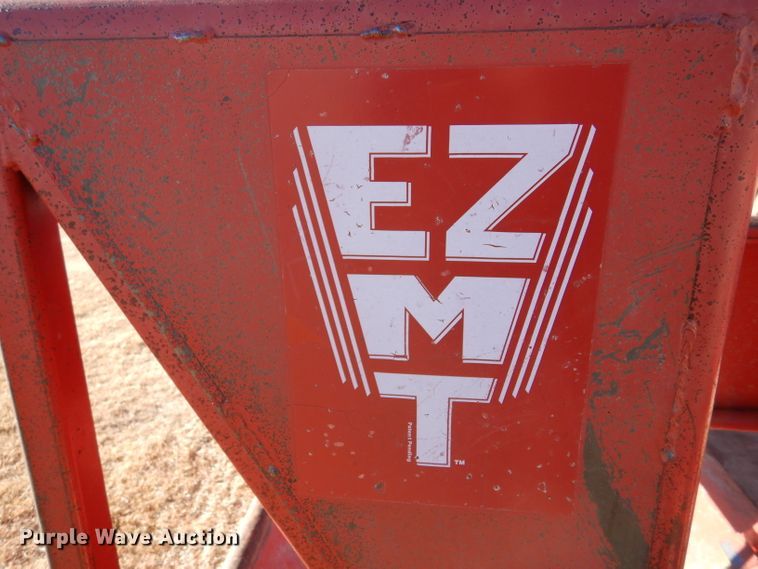 image for item IV9866 Titan West EZMT  hay bale feeder