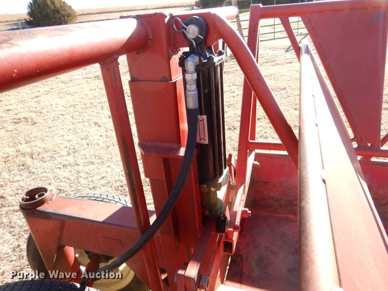 image for item IV9866 Titan West EZMT  hay bale feeder