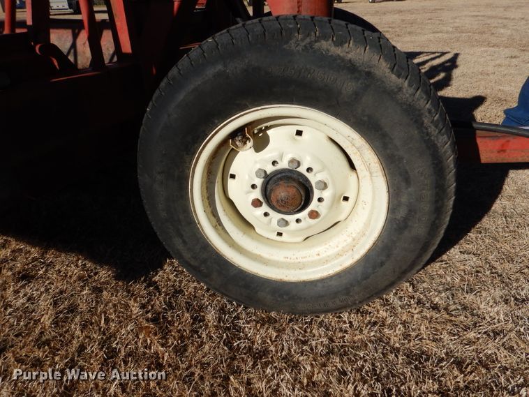 image for item IV9866 Titan West EZMT  hay bale feeder