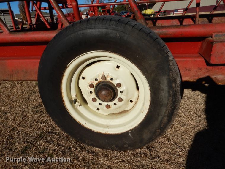 image for item IV9866 Titan West EZMT  hay bale feeder