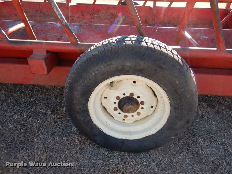 image for item IV9866 Titan West EZMT  hay bale feeder