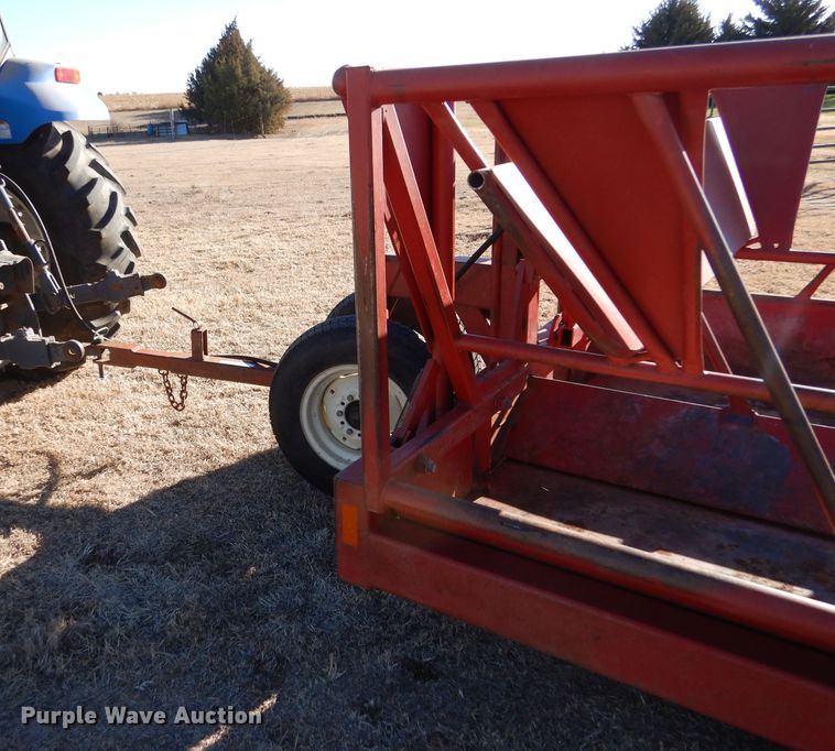 image for item IV9866 Titan West EZMT  hay bale feeder