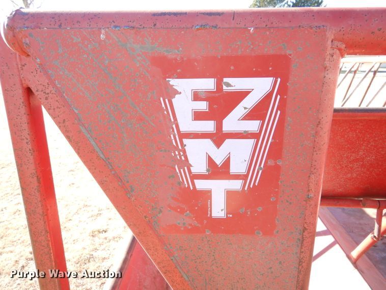 image for item IV9867 Titan West EZMT  hay bale feeder