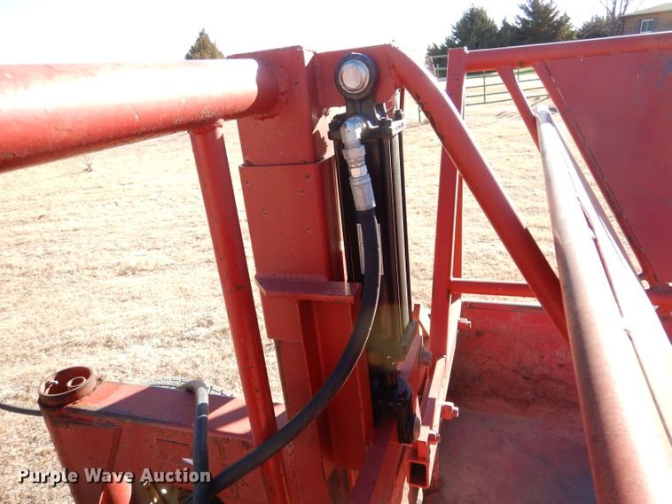 image for item IV9867 Titan West EZMT  hay bale feeder