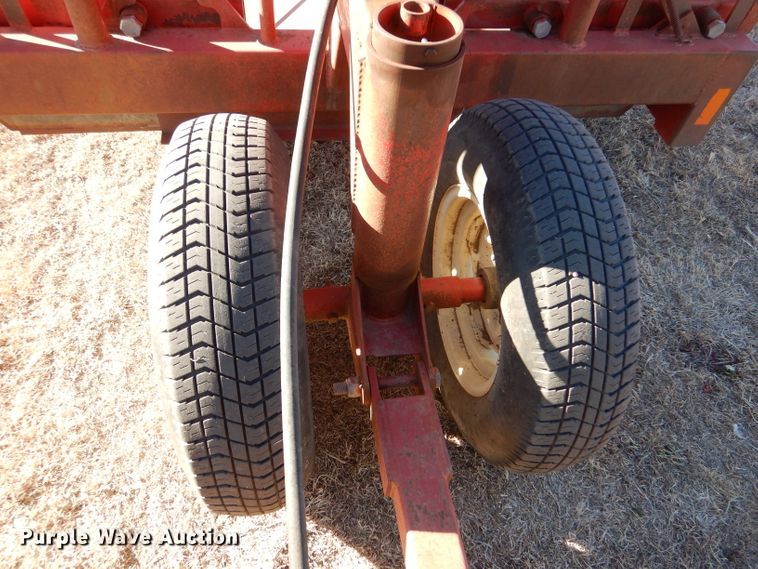 image for item IV9867 Titan West EZMT  hay bale feeder