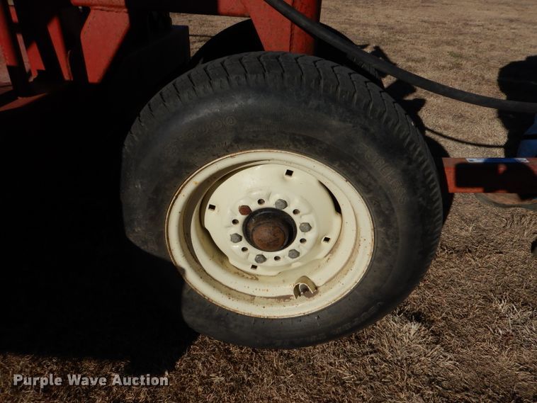 image for item IV9867 Titan West EZMT  hay bale feeder