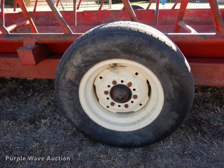 image for item IV9867 Titan West EZMT  hay bale feeder