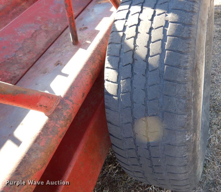 image for item IV9867 Titan West EZMT  hay bale feeder