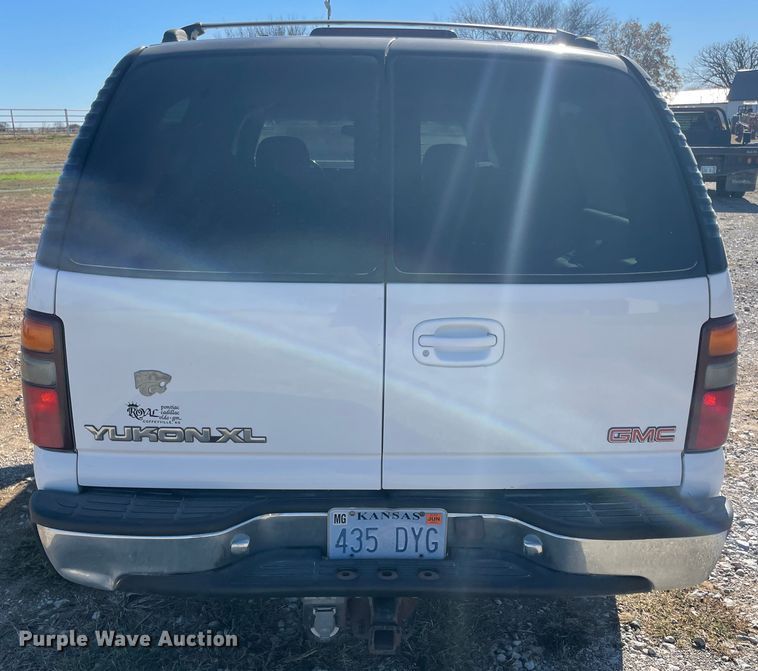 image for item IX9560 2000 GMC Yukon XL 2500  SUV