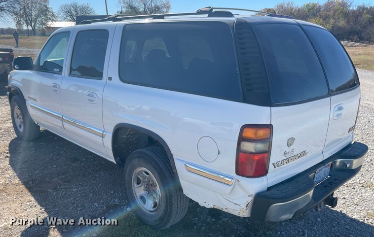 image for item IX9560 2000 GMC Yukon XL 2500  SUV